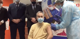 Il primo vaccino anticovid a Valerio Del Bono primario di malattie infettive (video) La Guida - Il primo vaccino anticovid a Valerio Del Bono primario di malattie infettive (video)