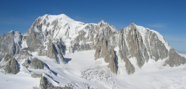 La Guida - Il Monte Bianco conteso, chi è il padrone del tetto d’Europa?