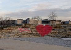 La Guida - Cervasca, per San Valentino una foto accanto al grande cuore rosso