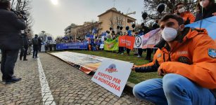 La Guida - Protesta delle stazioni sciistiche a Cuneo, poi dal prefetto