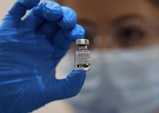La Guida - Individuato il lotto da controllare, riprendono le vaccinazioni AstraZeneca in Piemonte