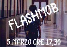 La Guida - A Cuneo un flashmob contro la chiusura delle scuole