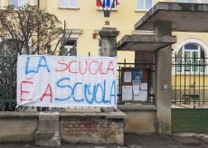 La Guida - Piasco, genitori in protesta per la chiusura delle scuole