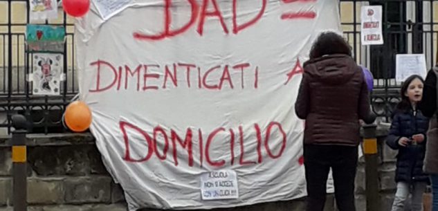 La Guida - Castelletto Stura: contro la dad in una scuola senza problemi di gestione Covid