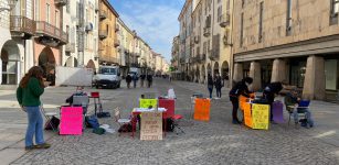 La Guida - Lezioni in via Roma per la professoressa anti-dad