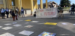 La Guida - “La scuola è in presenza, no alla dad”, presidio per la scuola a Caraglio – video