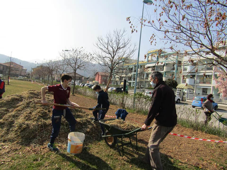 Lavori nei parchi e giardini comunali buschesi - La Guida - La Guida