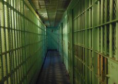 La Guida - Detenuto aggredisce quattro poliziotti nel carcere di Saluzzo