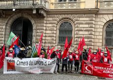 La Guida - A Cuneo la protesta dei lavoratori agricoli