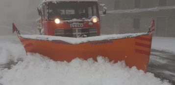 La Guida - Nevicate sulle strade di montagna, spartineve in azione