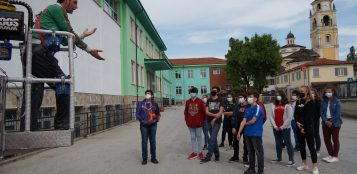 La Guida - Murale anti inquinamento sulla scuola (video)