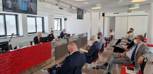 La Guida - Livio Tomatis confermato presidente della Banca di Caraglio