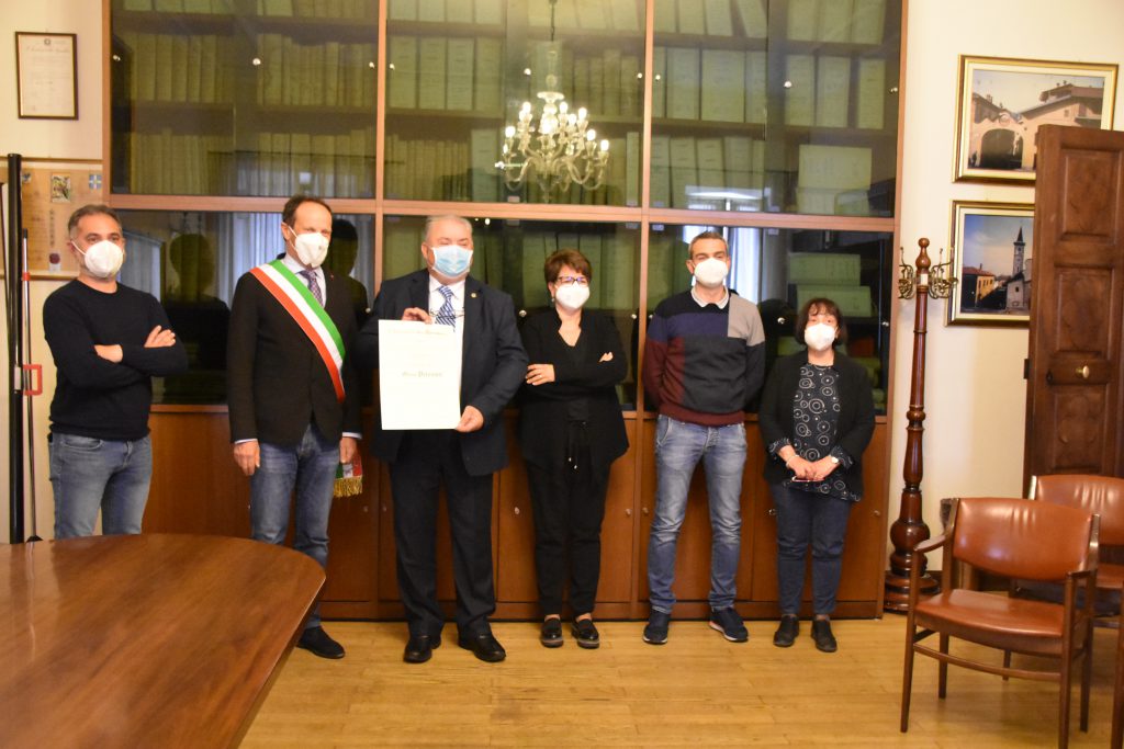 Marco Peresani con la giunta di Borgo