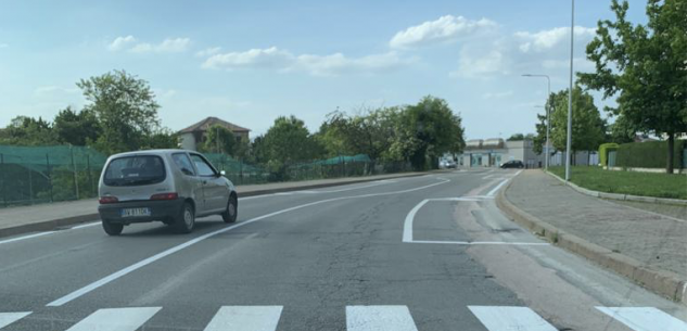 La Guida - Le chicane di via Pavese per diminuire la velocità (video)