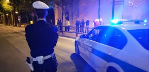 La Guida - Centallo, un gruppo di ragazzi lancia uova e bottiglie oltre l’ingresso della scuola nel cuore della notte