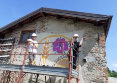 La Guida - Niella Tanaro si fa bella con i murales dedicati all’arte del pane