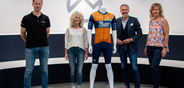 La Guida - La maglia 2021 de La Fausto Coppi, omaggio a Eddy Merckx (video)