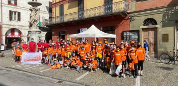 La Guida - Spazzamondo, un esercito arancione al lavoro in tutto il cuneese (fotogallery)