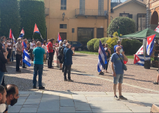 La Guida - Presidio a Cuneo contro il blocco economico a Cuba