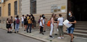 Iniziati gli esami di maturità (video) La Guida - Iniziati gli esami di maturità (video)
