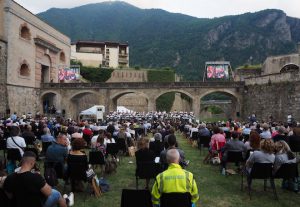 La presentazione del libro nella cornice scenografica di Forte Albertino