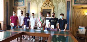 Clavesana, consegnata la Costituzione ai neodiciottenni La Guida - Clavesana, consegnata la Costituzione ai neodiciottenni