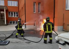 La Guida - A Carrù incendiato un cassonetto dell’immondizia delle scuole elementari