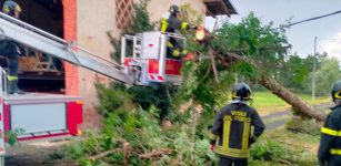 Temporali, anche con grandine, e raffiche di vento in diverse località La Guida - Temporali, anche con grandine, e raffiche di vento in diverse località