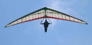 Il cuneese Manuel Revelli quarto ai campionati francesi di Deltaplano La Guida - Il cuneese Manuel Revelli quarto ai campionati francesi di Deltaplano