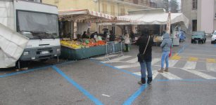 Malumori fra gli ambulanti del mercato di Sampeyre La Guida - Malumori fra gli ambulanti del mercato di Sampeyre