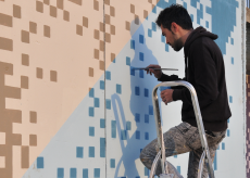 La Guida - Il muro in cemento del centro di Moiola pronto a trasformarsi in un’opera d’arte