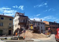 La Guida - A Boves demolizione edificio in centro