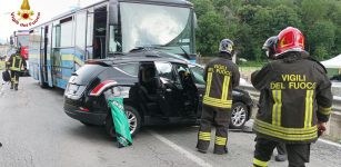 La Guida - Auto contro pullman a Caraglio