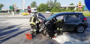 La Guida - Scontro auto-furgone all’imbocco dell’autostrada a Carrù