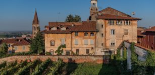 Trekking urbano alla scoperta degli edifici storici di Saluzzo La Guida - Trekking urbano alla scoperta degli edifici storici di Saluzzo