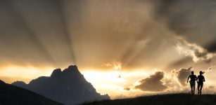 La Guida - Di corsa di notte nella 100 miglia del Monviso