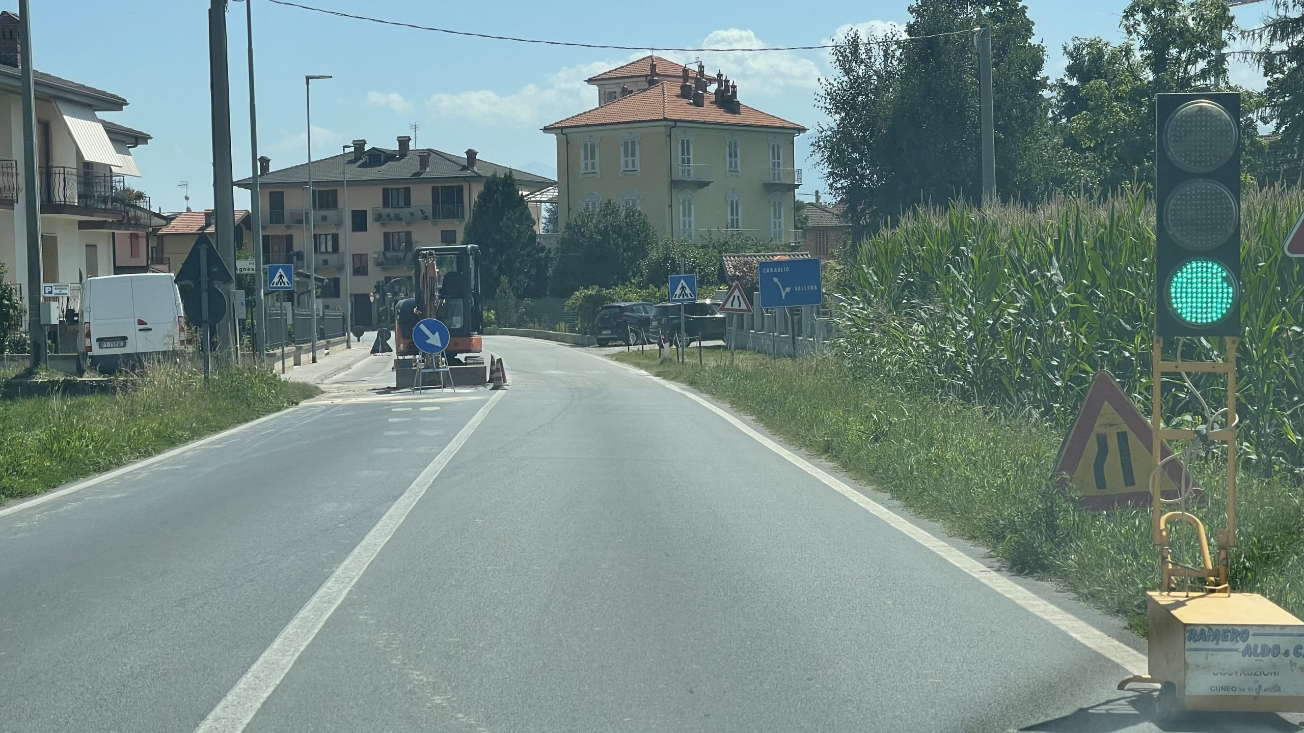 Semaforo in via Valgrana a Caraglio