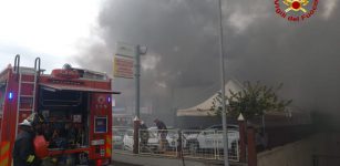 La Guida - Incendio in una concessionaria di auto