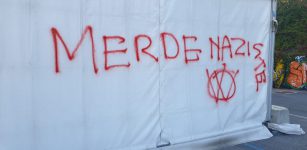 La Guida - Scritte “no vax” sul centro vaccinale al Movicentro di Cuneo