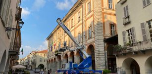 La Guida - In corso manutenzione delle grondaie del Municipio