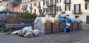 La Guida - Piazza Boves come una discarica pubblica, protestano i residenti