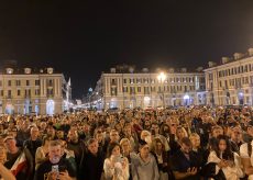 La Guida - In mille in piazza Galimberti per dire no al green pass