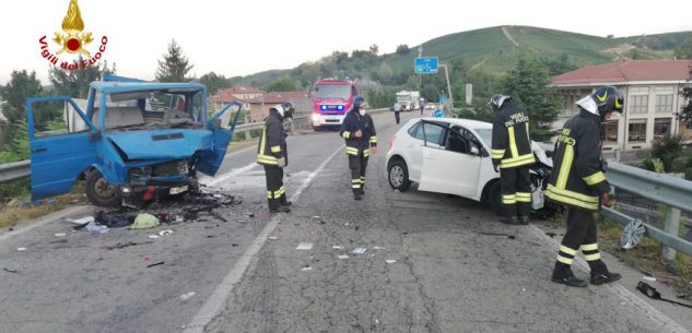 La Guida - Auto contro furgone, due feriti gravi