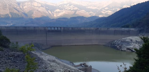 La Guida - La diga senz’acqua a Entracque per controlli su strutture Enel (video)