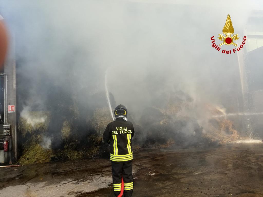 incendio in un fienile a Centallo
