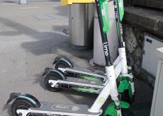 La Guida - Cuneo, il Comune valuta l’introduzione dell’obbligo del casco per il monopattino elettrico