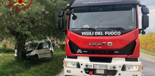 Soccorsi a un ferito, contro un albero sulla strada tra Boves e Peveragno La Guida - Soccorsi a un ferito, contro un albero sulla strada tra Boves e Peveragno