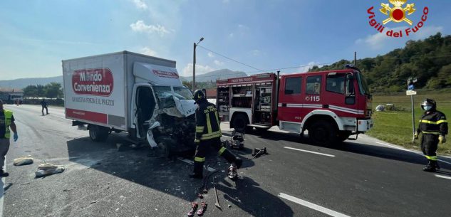 La Guida - Scontro tra due furgoni sulla strada tra Vignolo e Cervasca