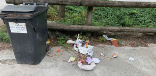 Bernezzo, ancora sporcizia nell’area attrezzata alla Magnesia La Guida - Bernezzo, ancora sporcizia nell’area attrezzata alla Magnesia