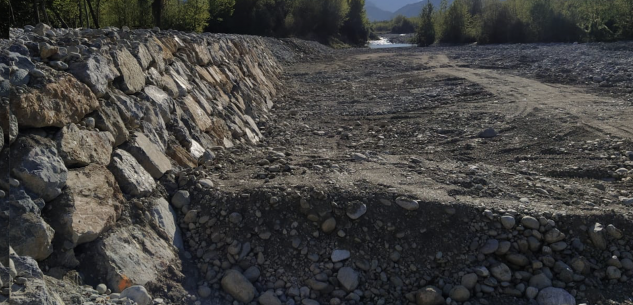 La Guida - Conclusi i lavori di difesa spondale all’ex discarica nel torrente Gesso